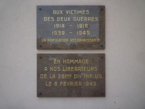 Plaques com église a